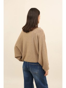 Lightweight long-sleeved sweater