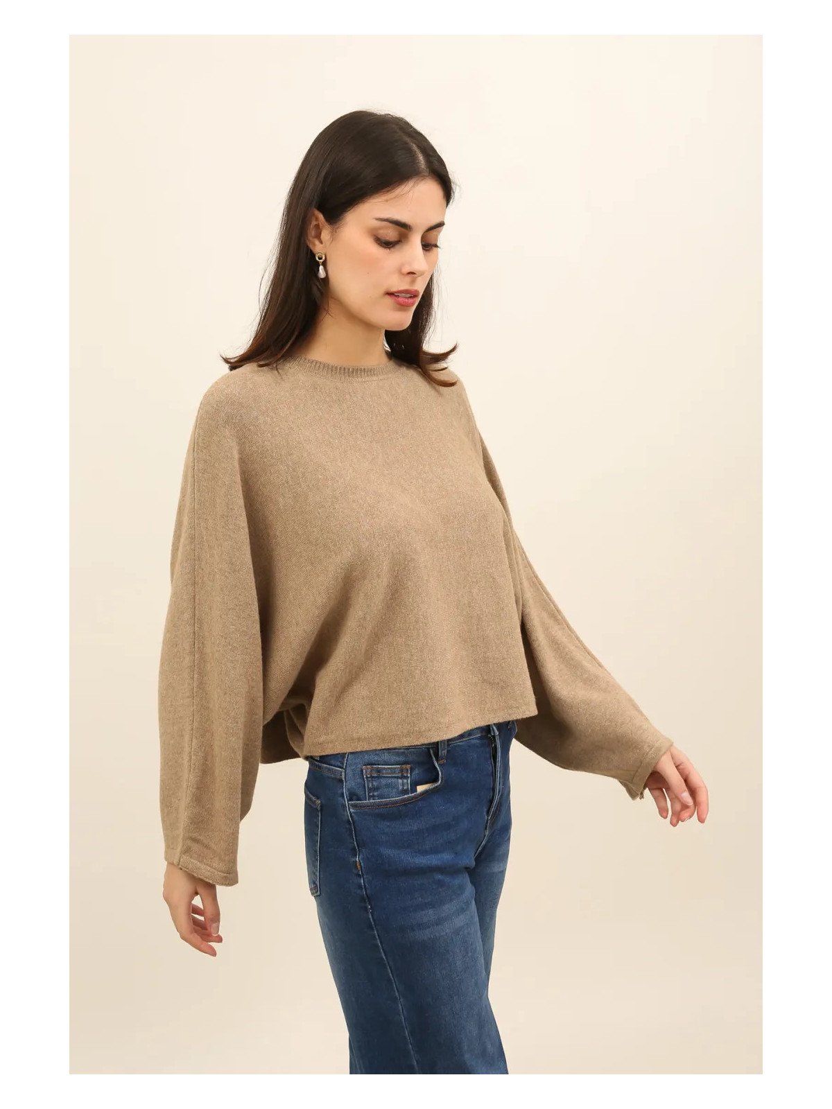 Lightweight long-sleeved sweater