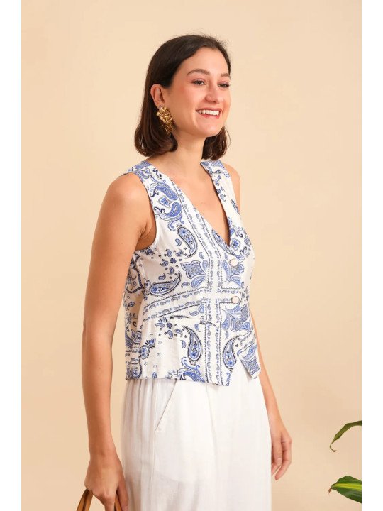 Sleeveless vest