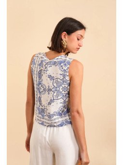 Sleeveless vest