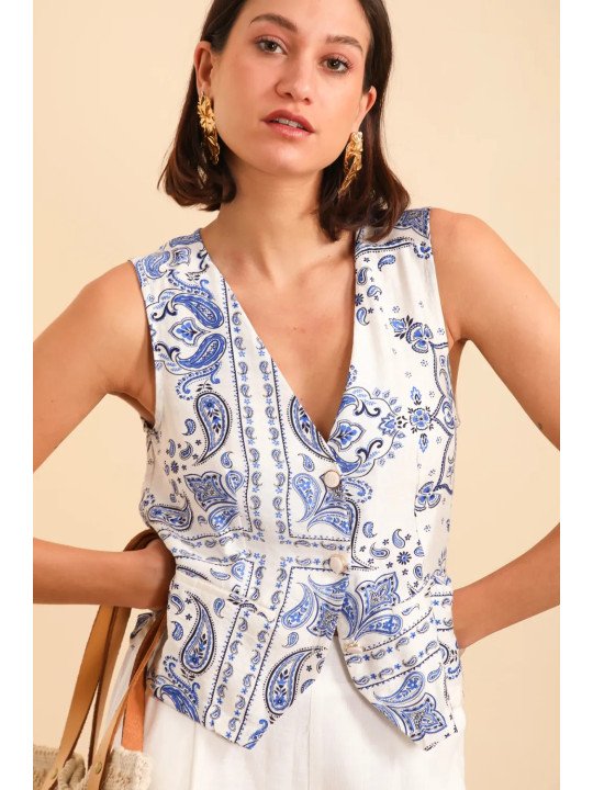 Sleeveless vest