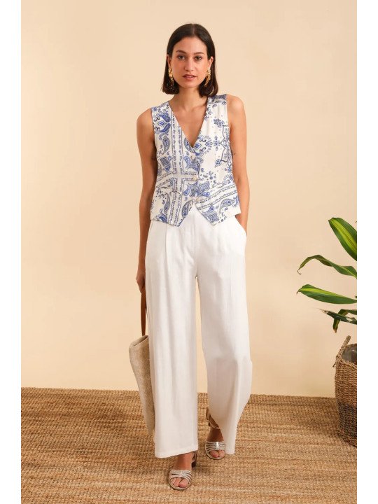 Sleeveless vest