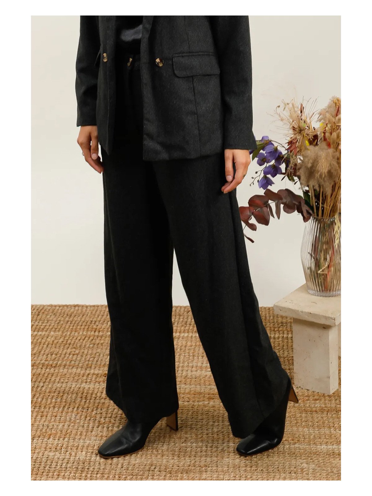 Loose pants