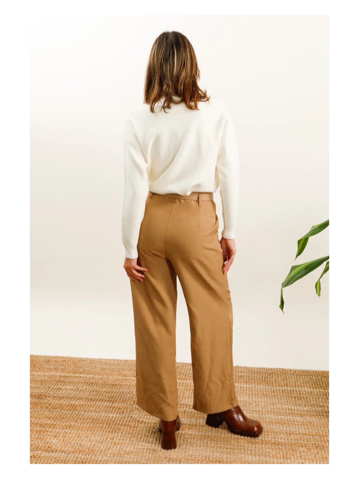 Straight-leg trousers