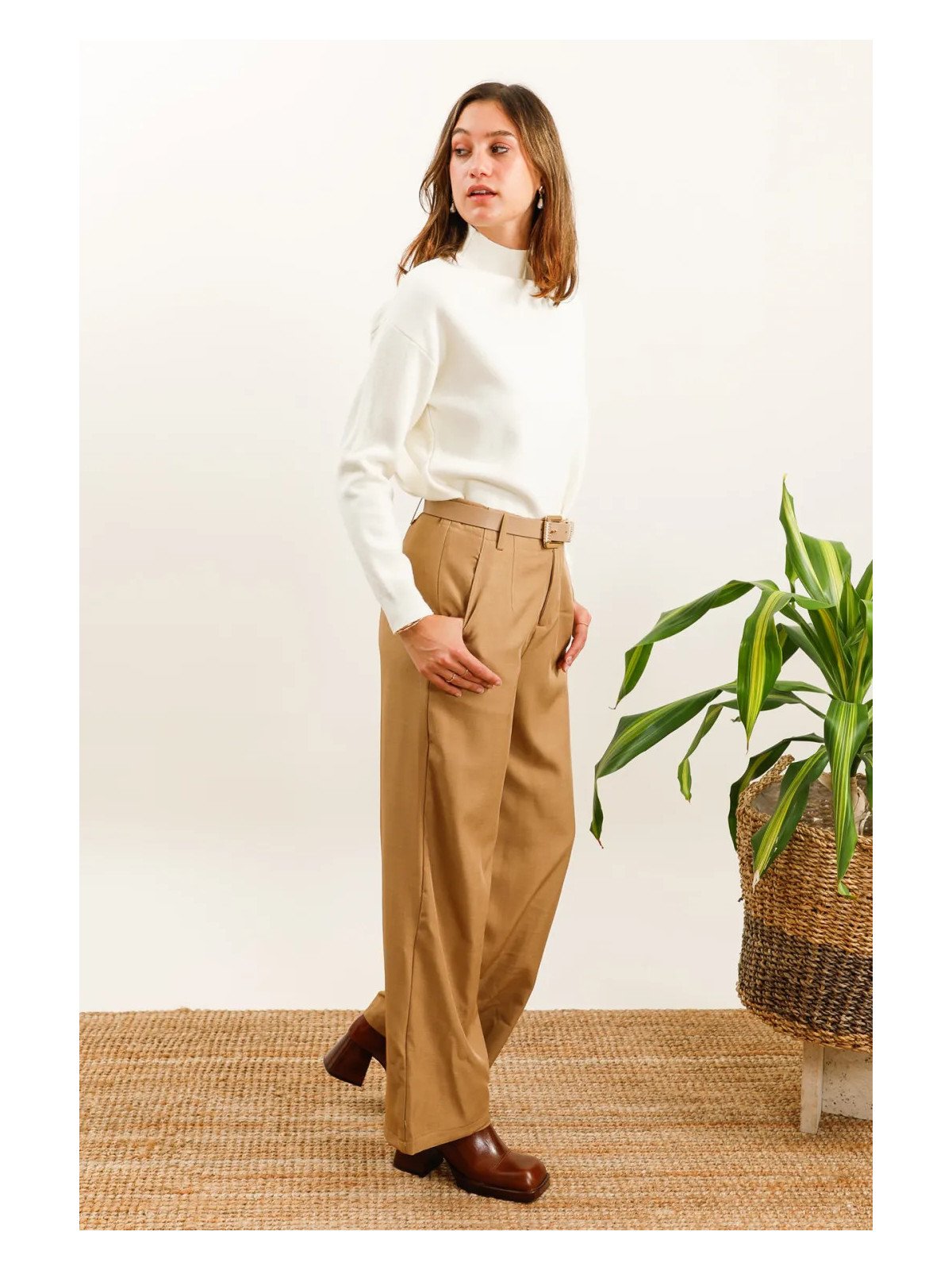 Straight-leg trousers