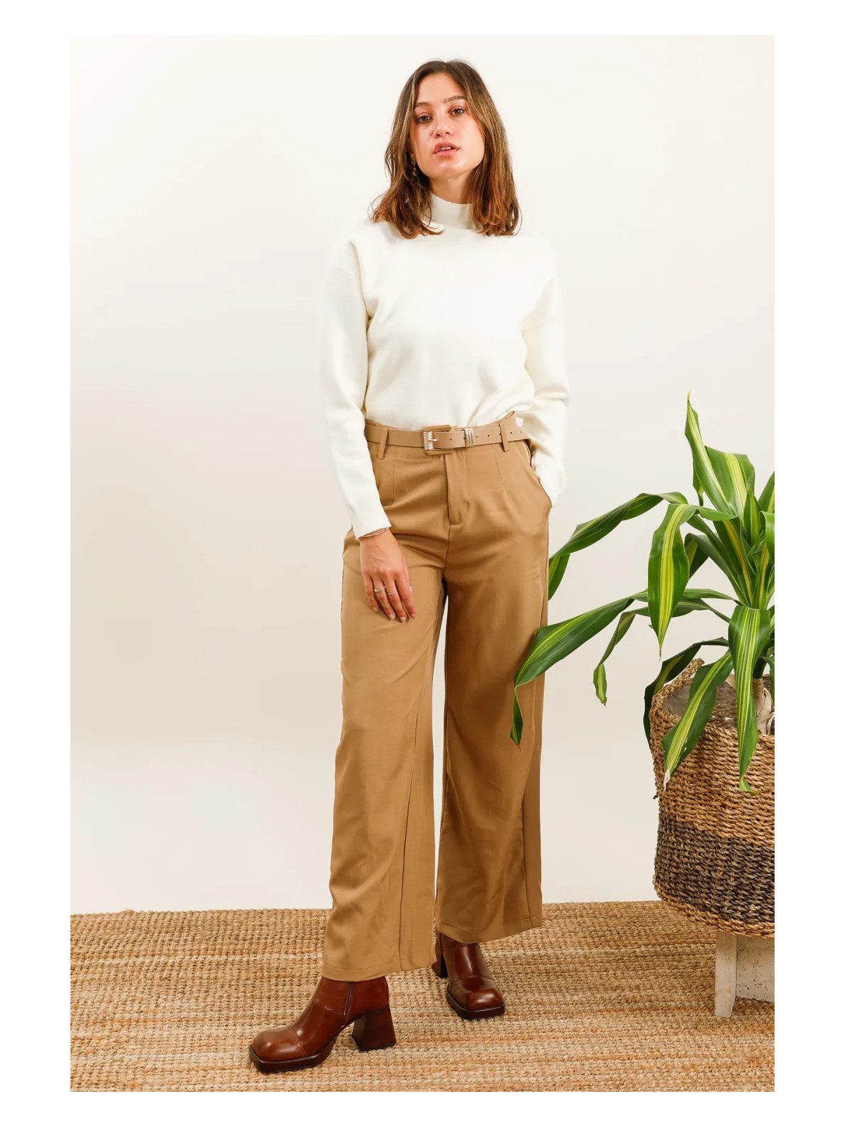 Straight-leg trousers