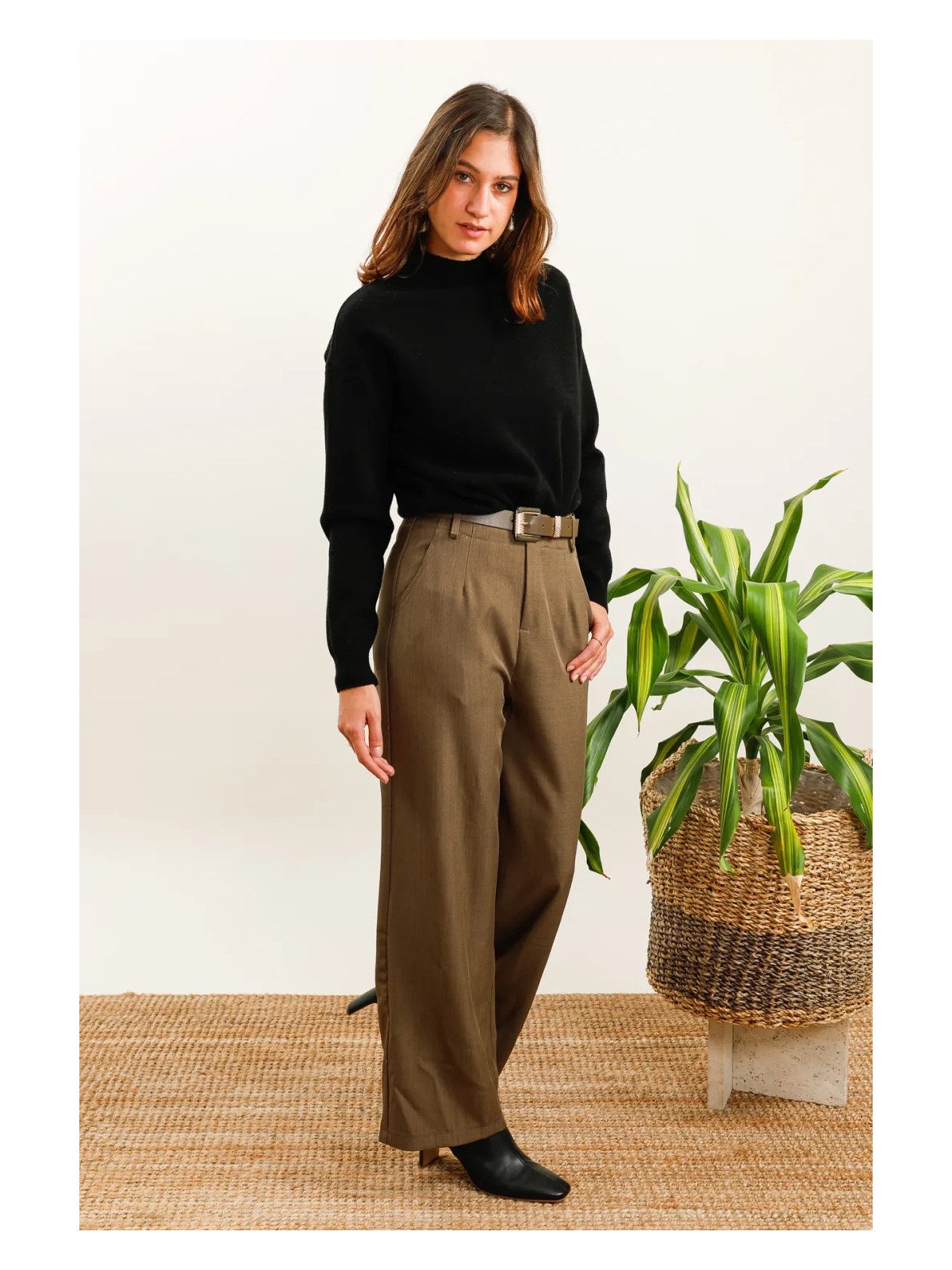 Straight-leg trousers