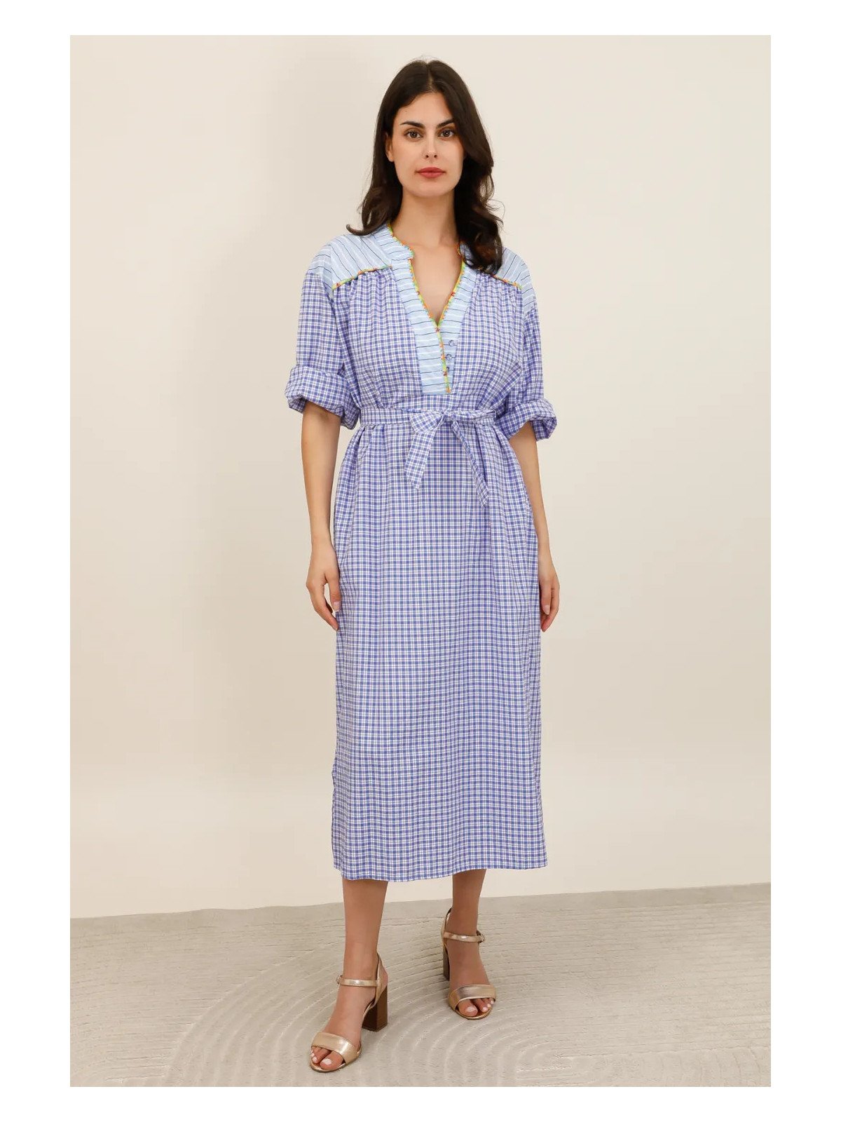 Midikleid mit Gürtel