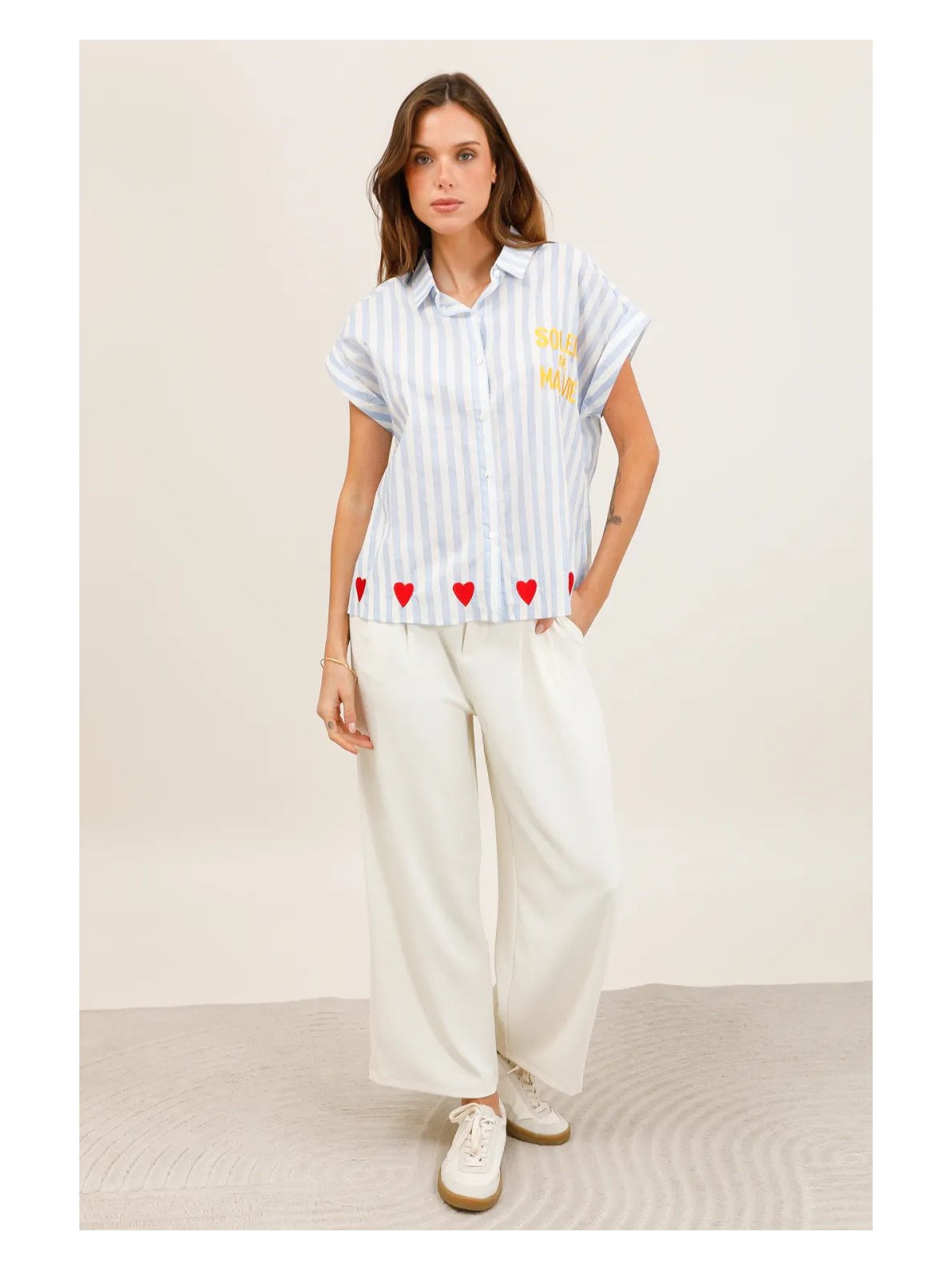 Chemise fluide rayée à manches courtes avec broderies