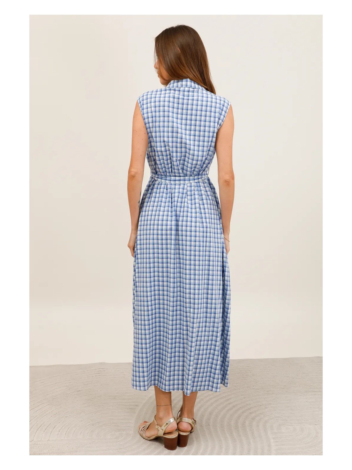 Long sleeveless belted shirt dress