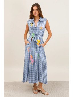 Robe chemise longue sans manches ceinturée