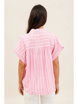 Loose-fitting, short-sleeved, flowy shirt