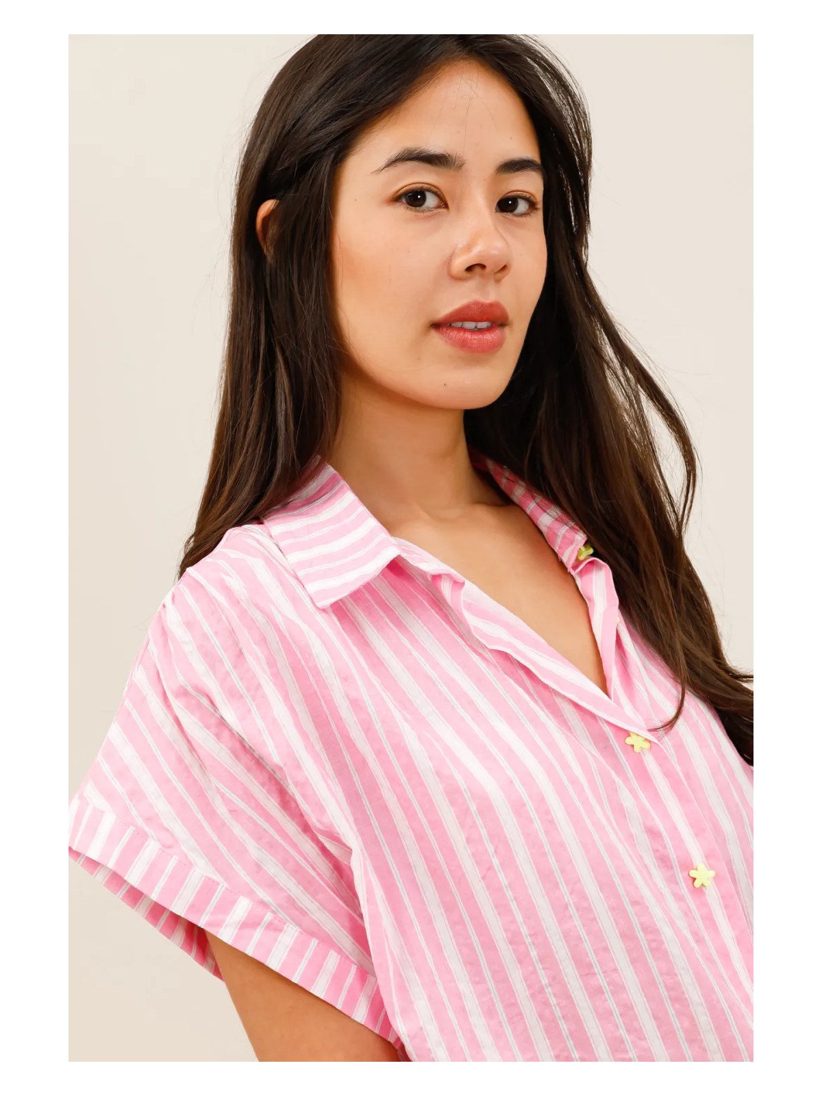 Loose-fitting, short-sleeved, flowy shirt