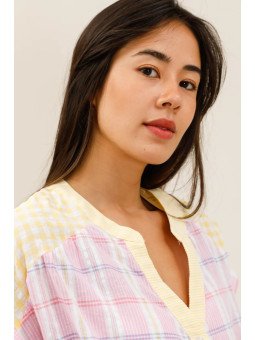 Women's flowy blouse with short sleeves and a Tunisian collar