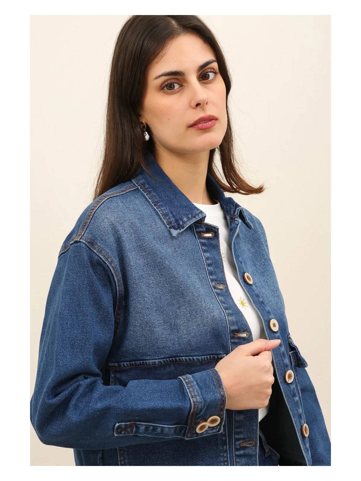 Women's denim jacket with patch pockets