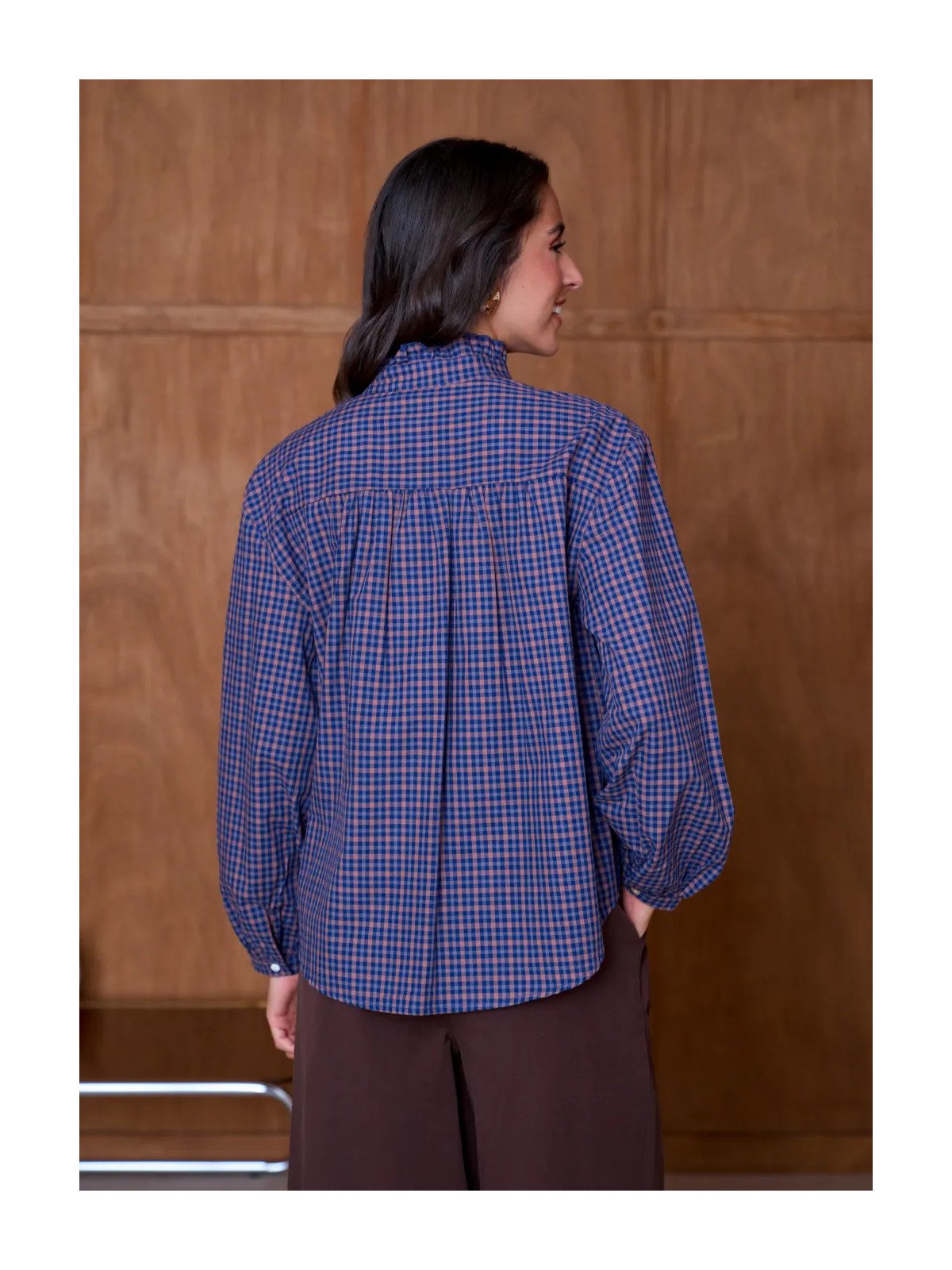 Chemise femme brodée à col volanté