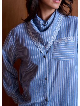 Women's loose-fitting shirt with embroidered scarf