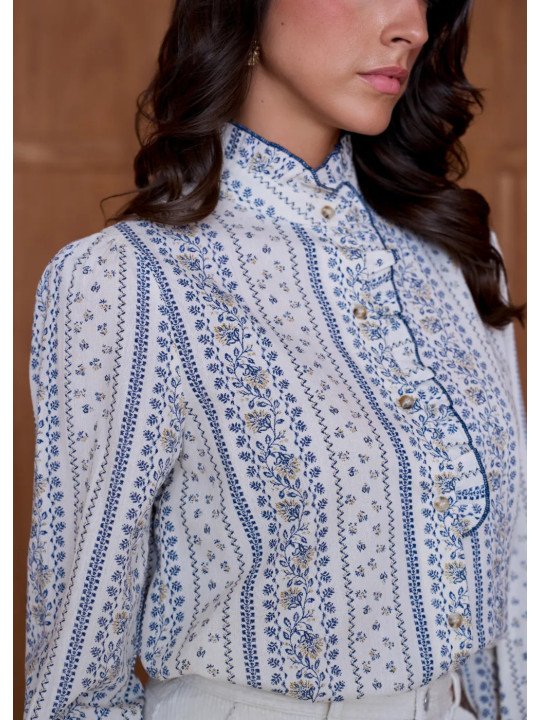 Blouse femme à col montant volanté