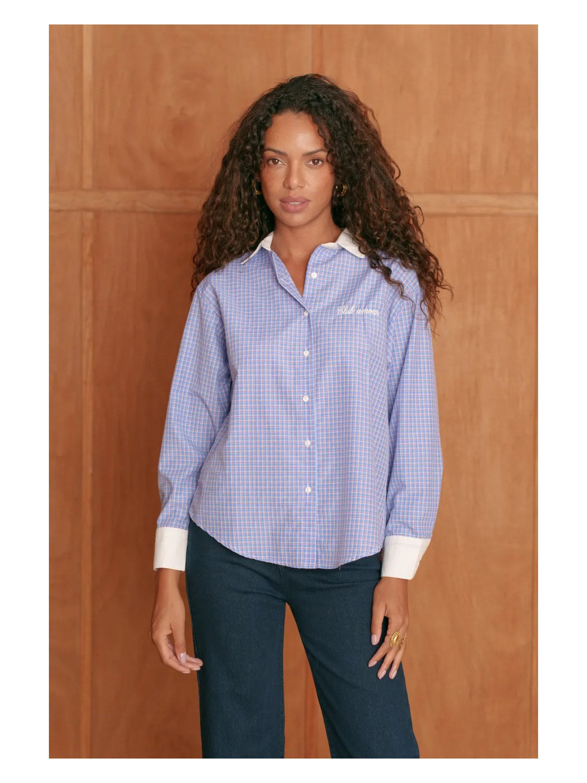 Women's loose-fitting shirt with contrasting collar