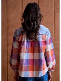 Women's loose-fitting blouse with mandarin collar and long sleeves