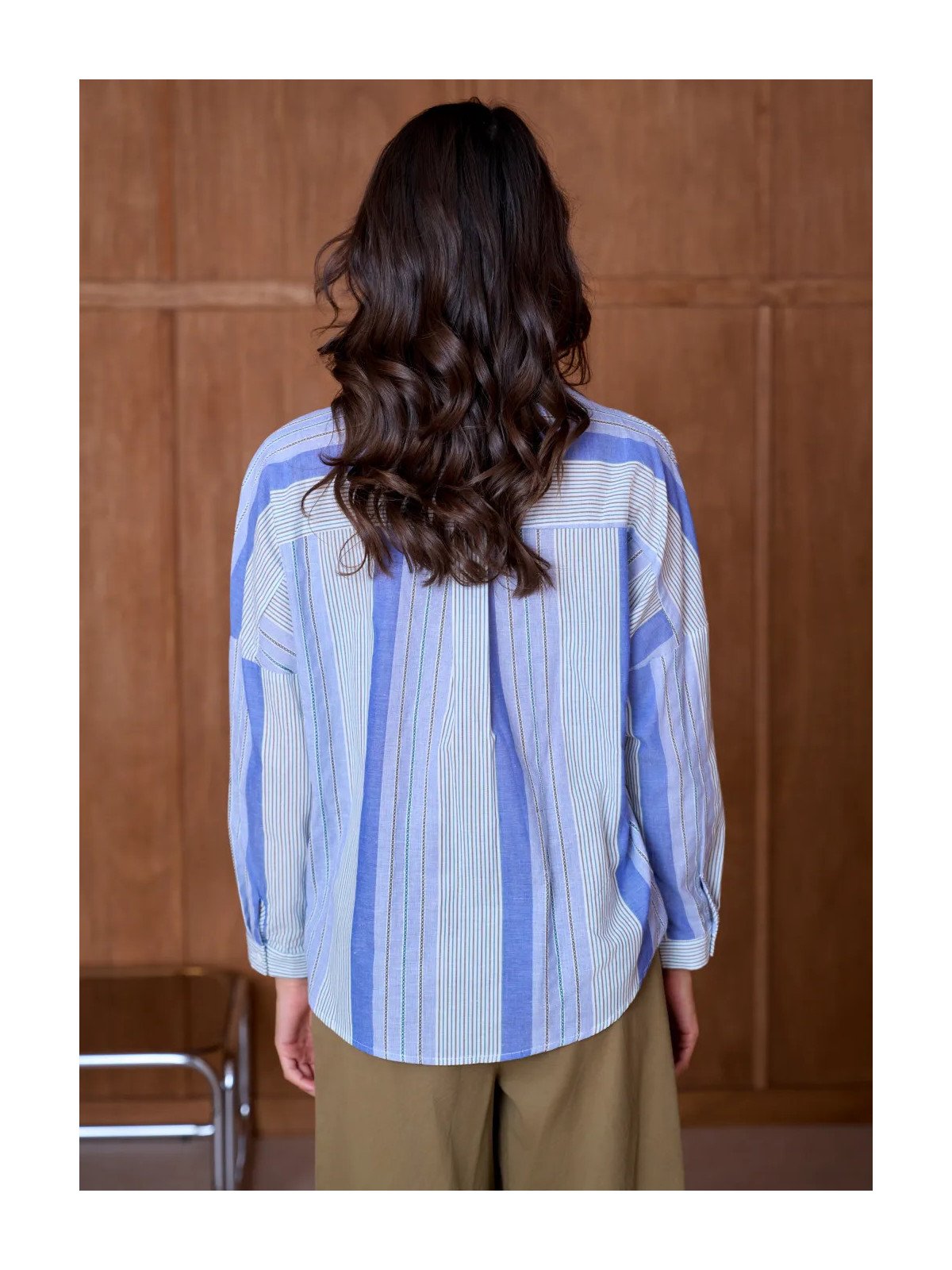 Chemise Femme Ample à Col Classique et Manches Longues