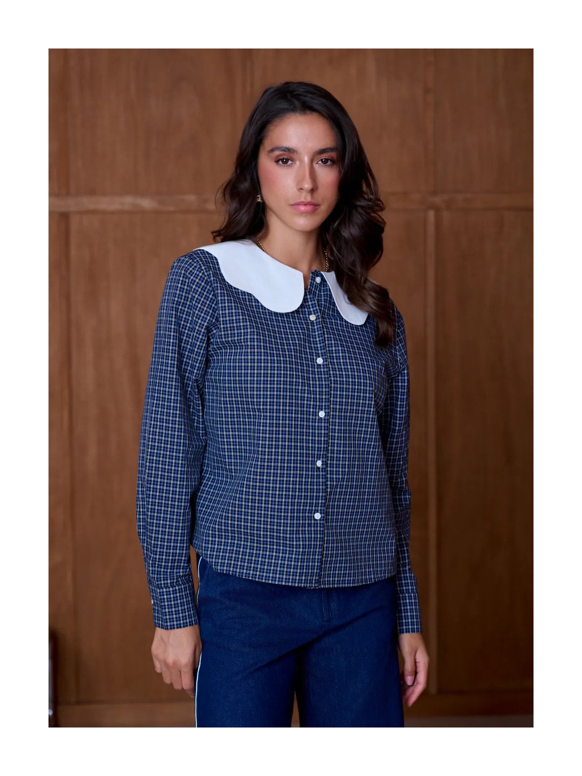 Women's Shirt with Large Scalloped Collar