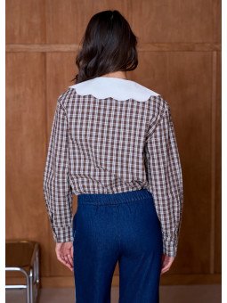 Women's Shirt with Large Scalloped Collar