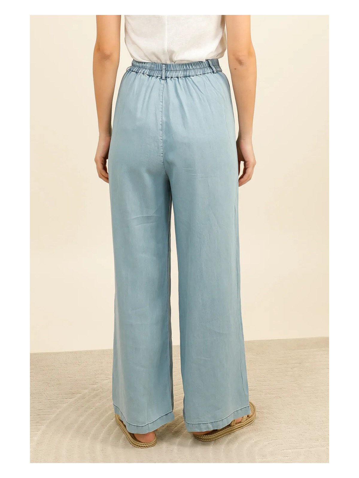 Weit geschnittene Damenhose aus 100 % Lyocell