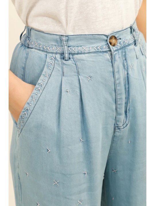 Weit geschnittene Damenhose aus 100 % Lyocell