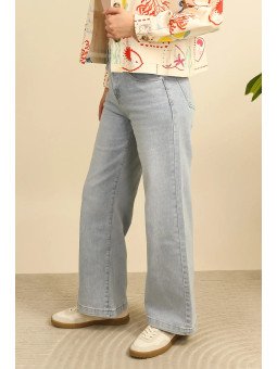 Damenjeans mit hohem Bund und weitem Bein