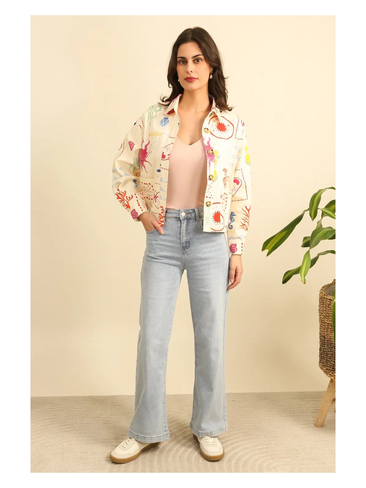 Damenjeans mit hohem Bund und weitem Bein