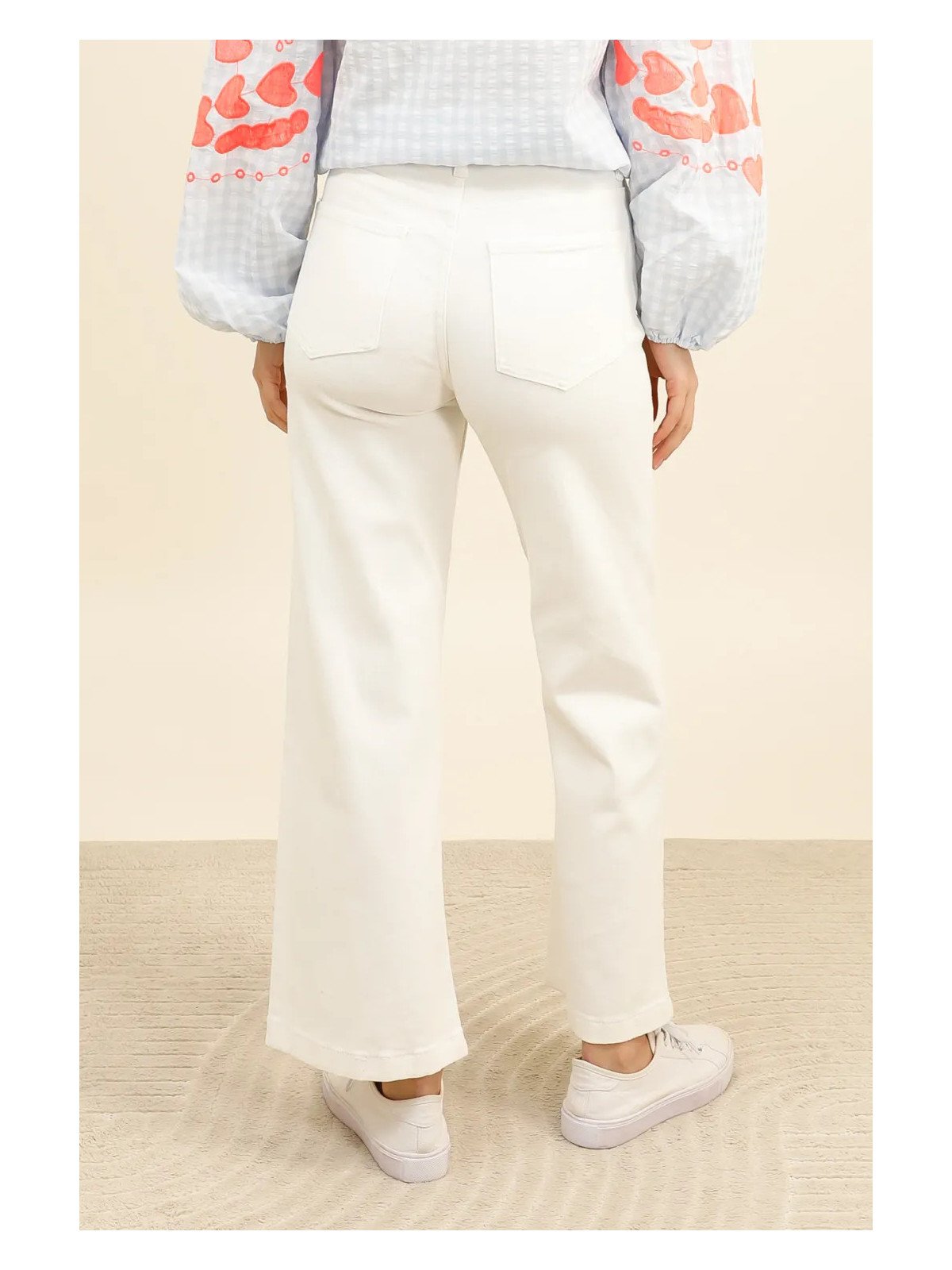 Damenjeans mit hohem Bund und weitem Bein