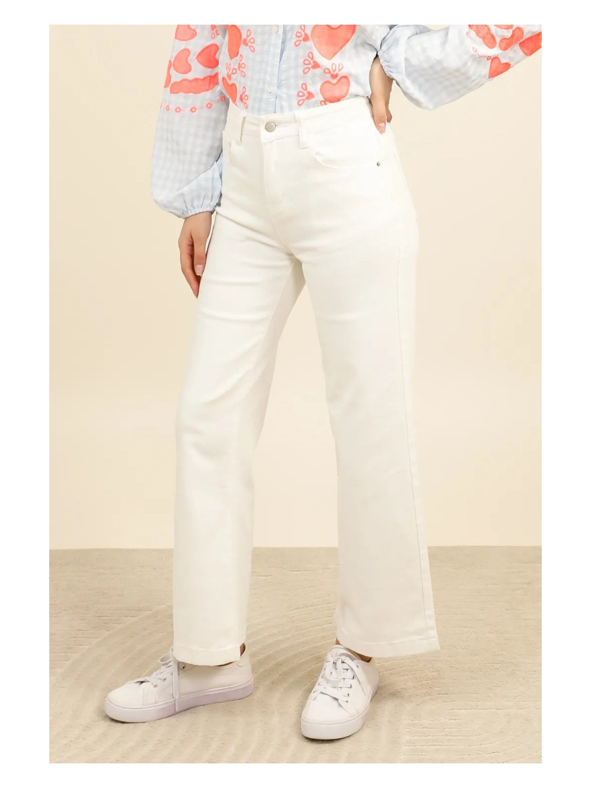 Damenjeans mit hohem Bund und weitem Bein
