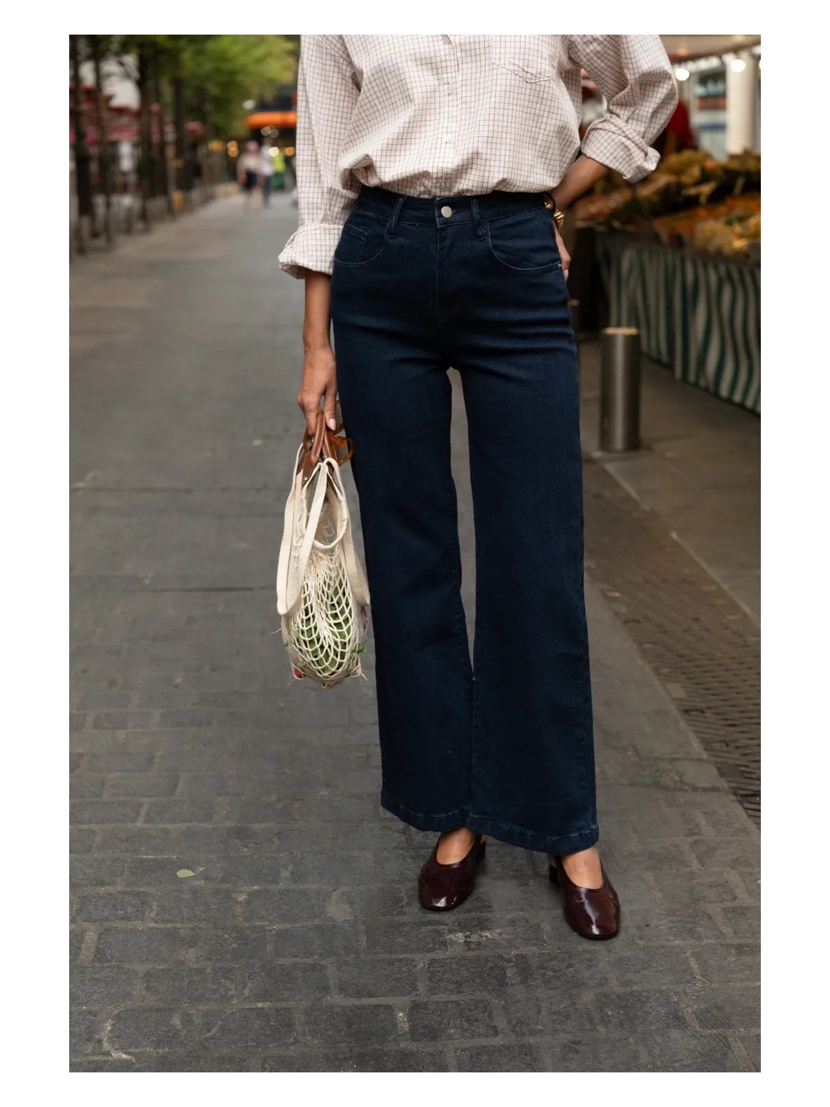 High-waisted, wide-leg women's jeans