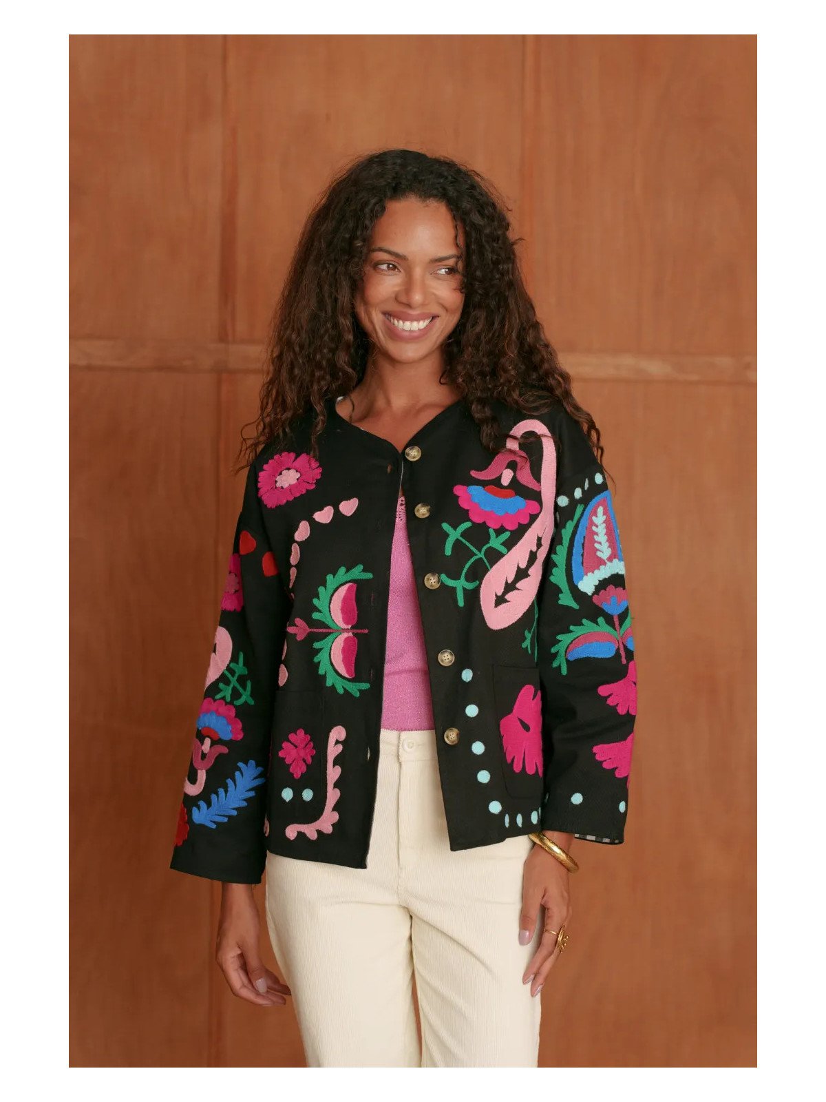 Bestickte Damenjacke mit Knopfleiste, 100 % Baumwolle