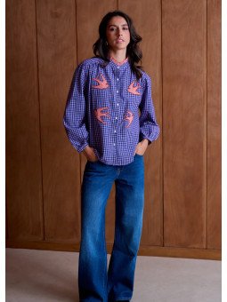 Blouse femme ample à col froncé et détails appliqués