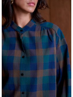 Women's loose-fitting blouse with a mandarin collar and long sleeves