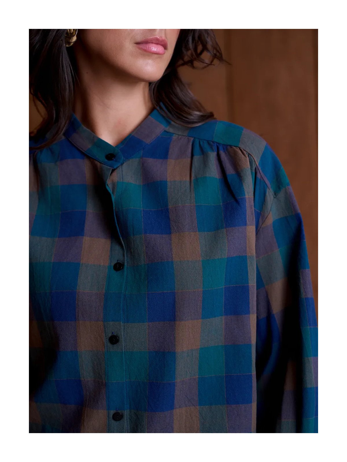 Blouse femme ample à col officier et manches longues