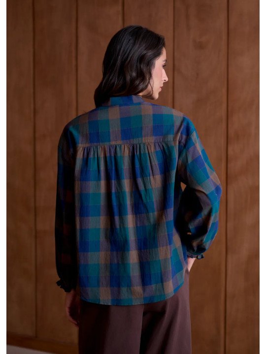Women's loose-fitting blouse with a mandarin collar and long sleeves