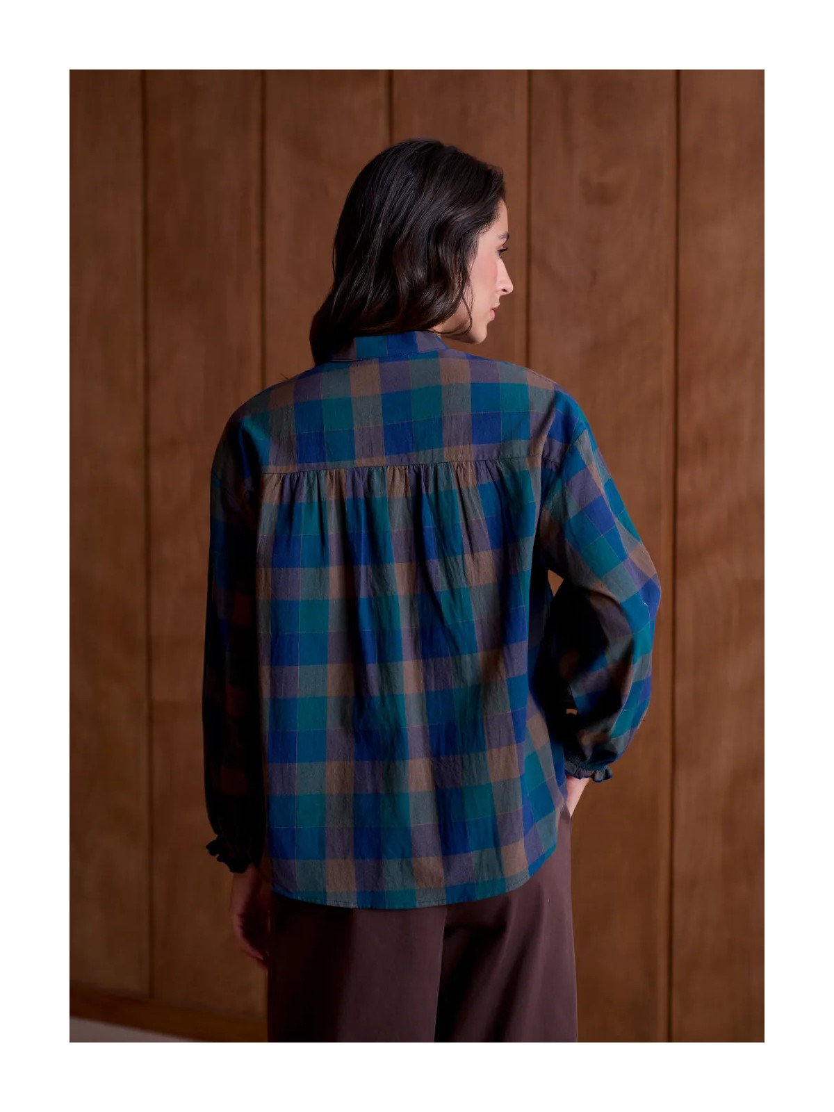 Blouse femme ample à col officier et manches longues