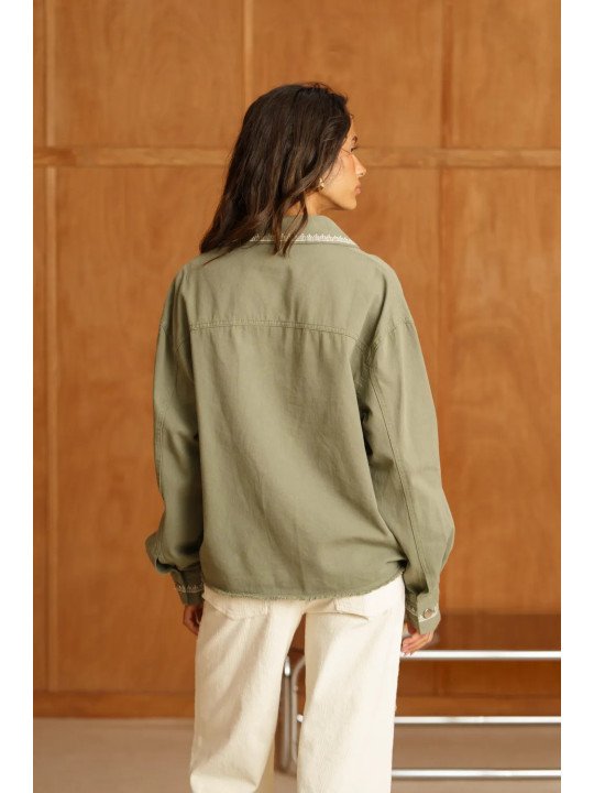 Locker sitzendes Damen-Canvas-Overshirt mit aufgesetzten Taschen