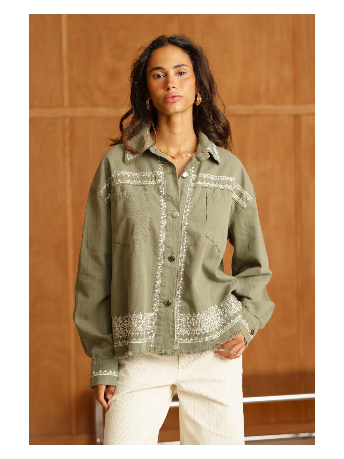 Surchemise Femme Ample en Toile à Poches Plaquées