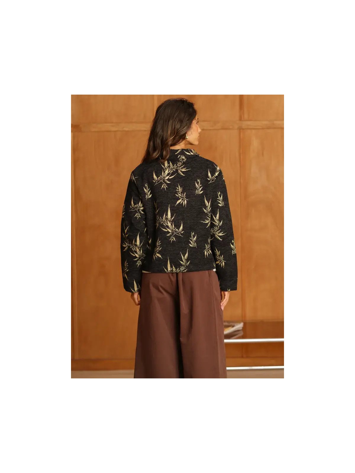 Kurze, strukturierte Damenjacke mit Taschen