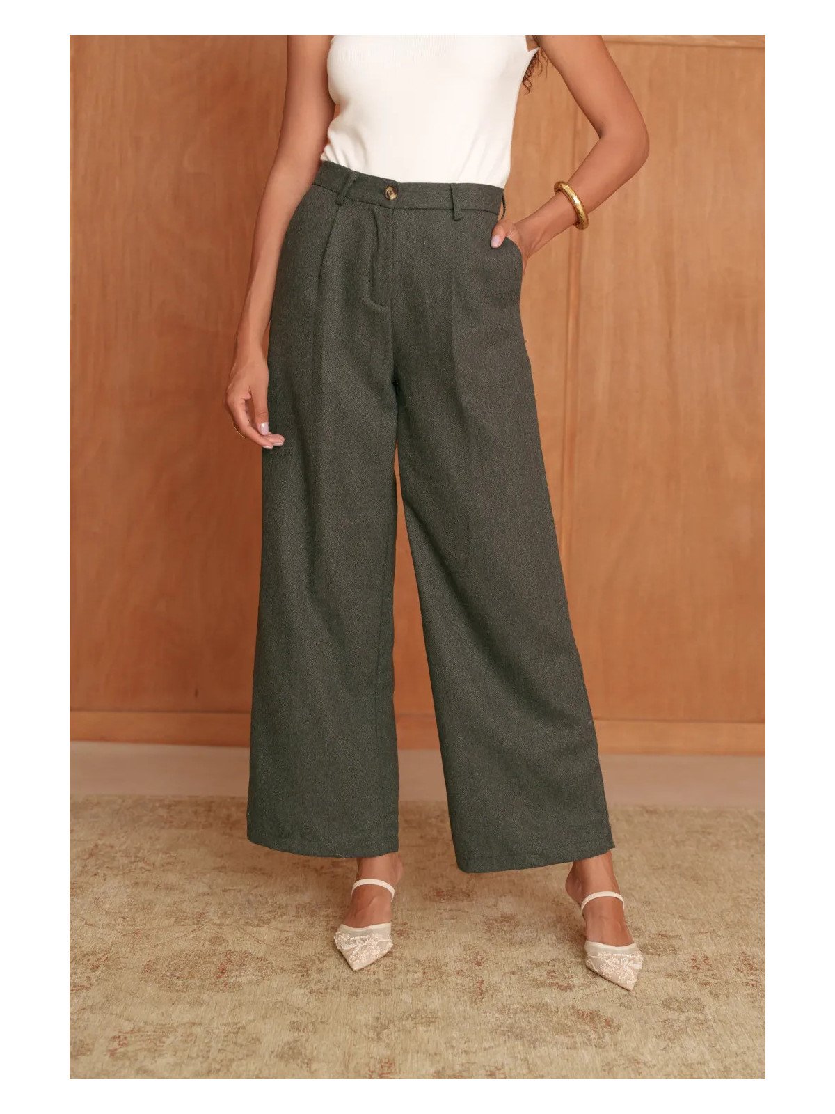 Damen-Hose mit weitem Bein, hohem Bund und Falten