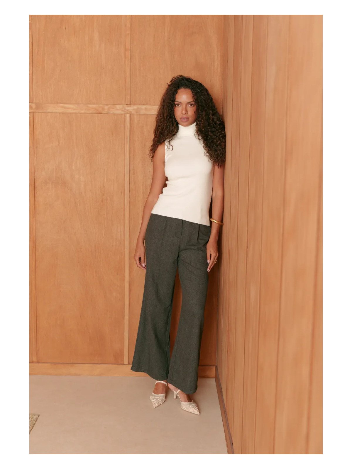 Women's Wide Leg High Waist Pleated Trousers
