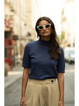 Pull femme en maille fine à col montant et manches courtes